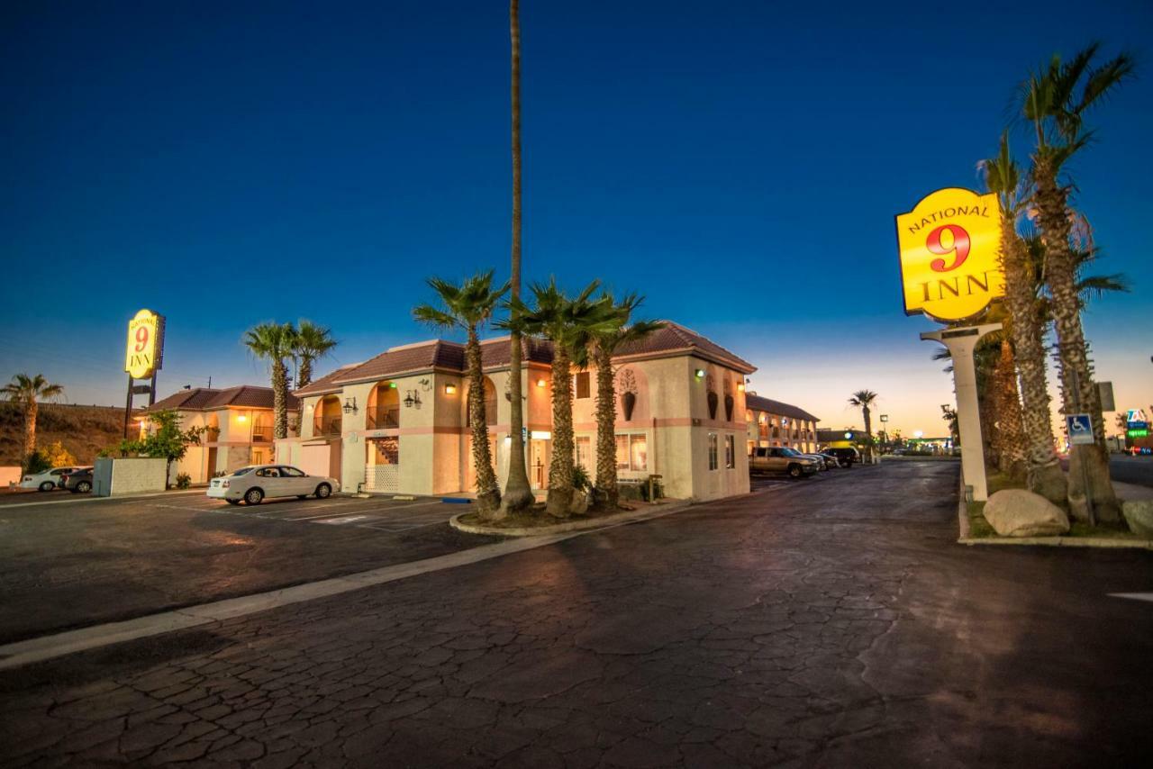 National 9 Inn Buttonwillow Exterior photo